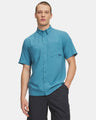 UA M OUTDOOR ESSENTIAL WOVEN - BOUNDLESS_BLUE